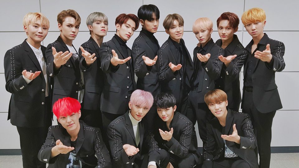 pledis_17's tweet photo. [17’S] 오늘도 아낌없이 응원해준 우리 캐럿들 고마워요~! 날씨 점점 추워지니까 따듯하게 입고 다니기!!  #보고_또_봐도 #보고싶어 https://t.co/ZvR5W3iJH9