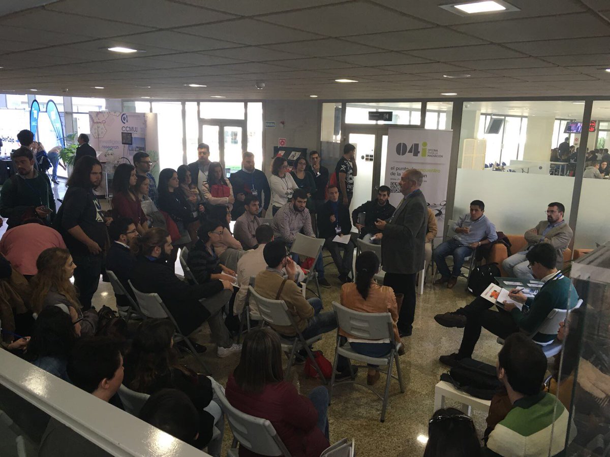 FundecytPCTEX's tweet photo. Lleno en el #Matchmaking #Linkem17, en @ccmijesususon #Cáceres. Ayudamos a los #jóvenes a invertir su #talento en una #Startup. #Universidad, #Empleo y #Emprendimiento, de la mano con @infouex en https://t.co/AKMTyWU0lX https://t.co/NtY5oXErCK