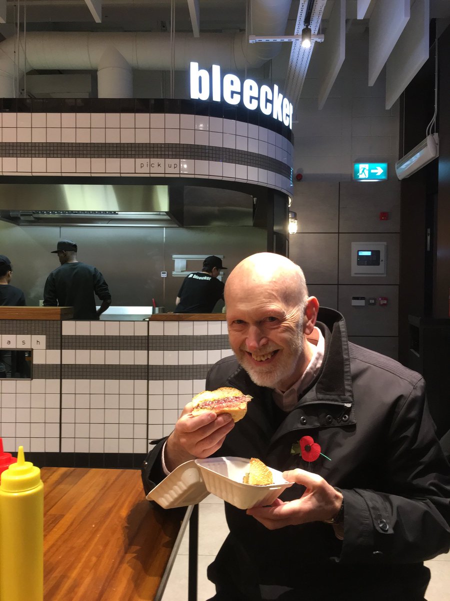 PeterBennett125's tweet photo. @bleeckerburger great new outlet in @business Bloomberg building. Fantastic burgers https://t.co/lUthzQ59Ct