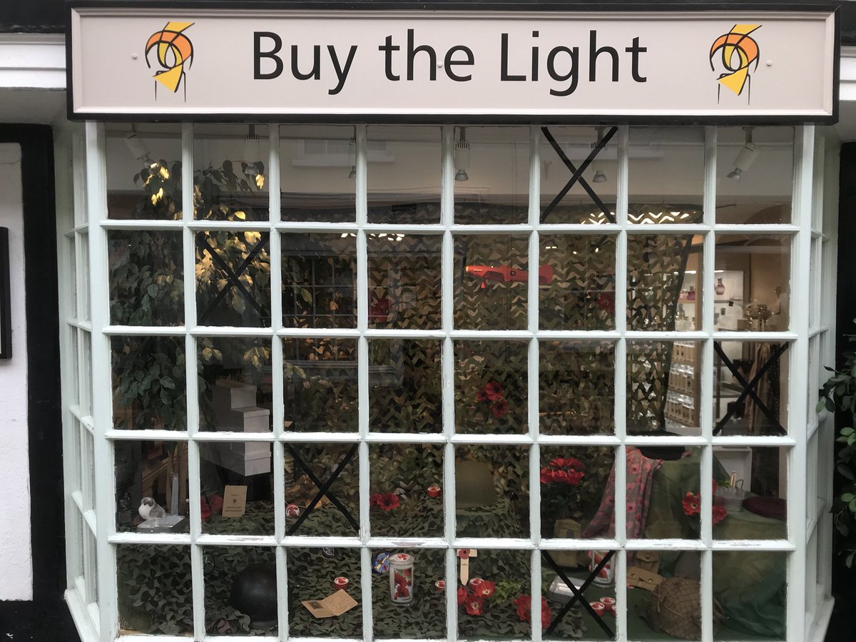 Lovely to see @BID_OurBuryStEd member &amp; fab Independent Business <a href="/buythelight/">Buy the Light</a> in <a href="/WhitingStreet/">Whiting Street</a> in <a href="/ourburysteds/">Our Bury St Edmunds</a> commemorating Armistice Day