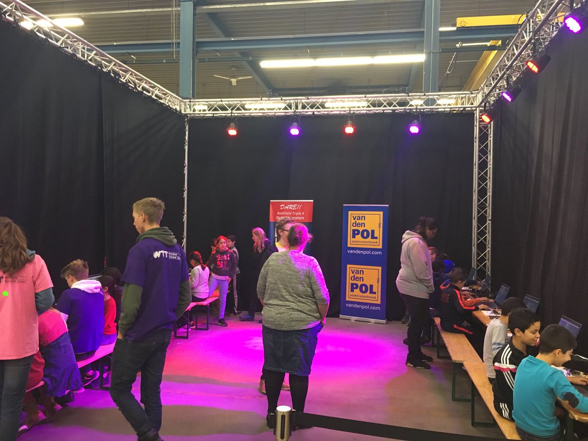 slortye's tweet photo. Jong geleerd is oud gedaan @vandenpolgroep #wtt https://t.co/5kNSqgeYKf