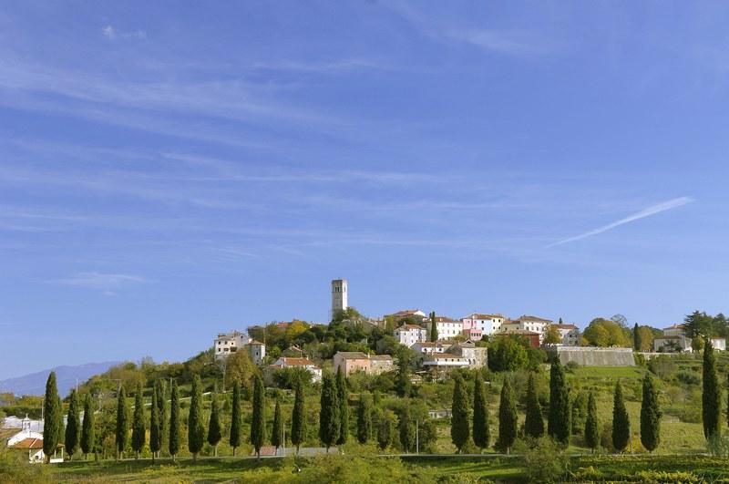 Visitistra's tweet photo. #Oprtalj-#Portole is situated in the central part of the peninsula and is one of the most picturesque towns of the northern #Istria. https://t.co/5xe9Mioski