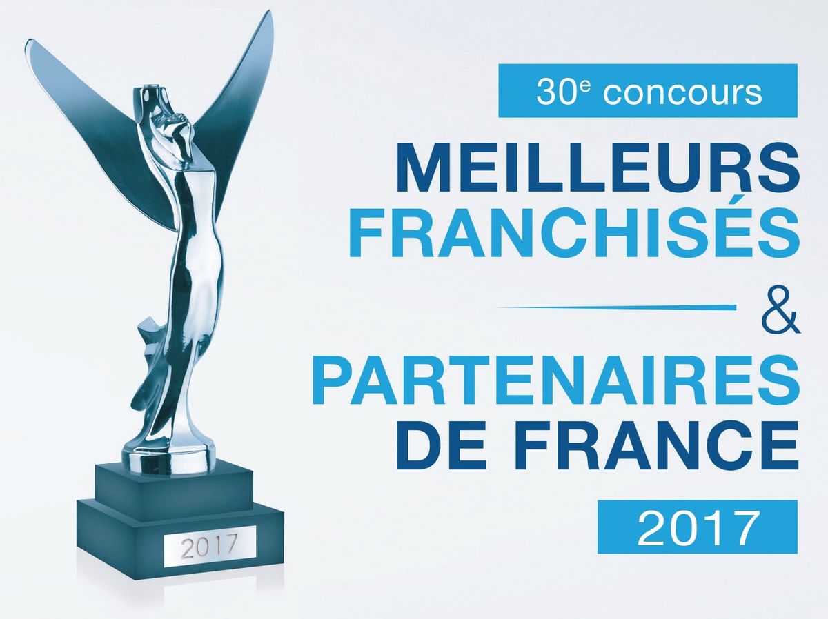 Les_Franchises's tweet photo. Michel-Edouard Leclerc, Stéphane Plaza et Sandrine Lilienfeld à l’honneur lors des #TropheesIREF2017 https://t.co/VlkadhPCYD https://t.co/fjx6TeDc5H