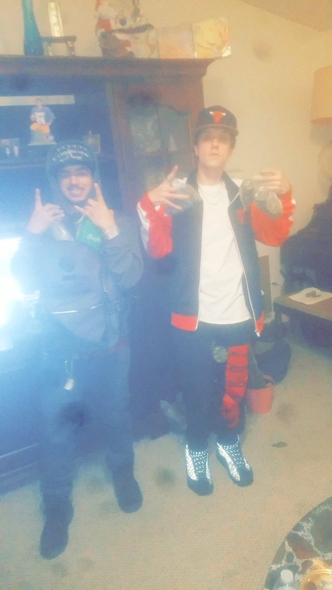 WiltColt's tweet photo. Me and my cousin 🔝😎🕵 https://t.co/i1pGjMS8PB