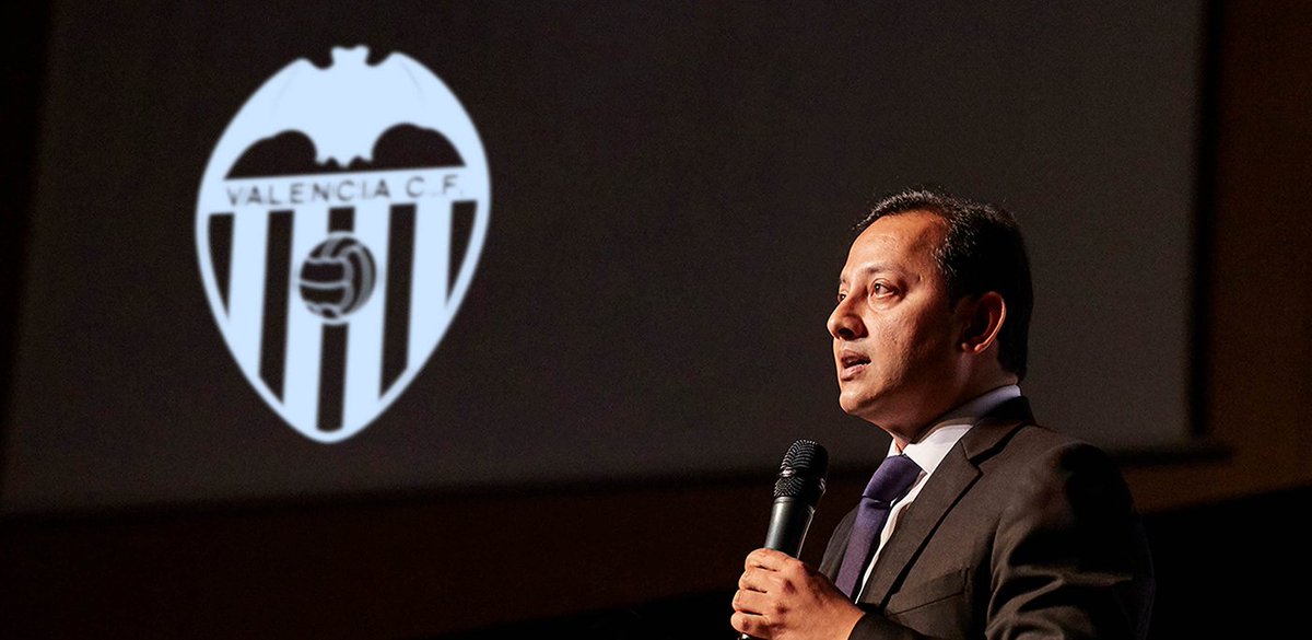 valenciacf's tweet photo. 📝 EDITORIAL: Meriton salvó al Valencia CF del colapso y lo está volviendo a hacer grande 👉 https://t.co/aA2sxQ6Mfg https://t.co/KCEEjYVSp0