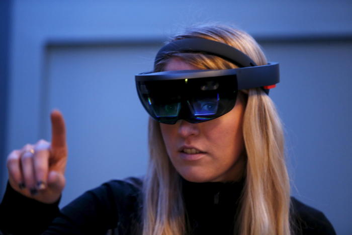 getelseif's tweet photo. Microsoft HoloLens goes to work—but easier developer tools are needed https://t.co/u7VPaA4YAN #microsoft_windows #hardware https://t.co/WKb9CS8DzD
