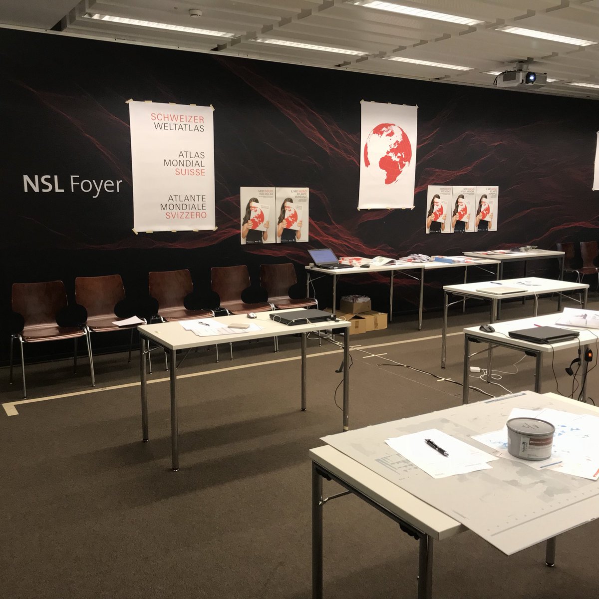 Heute Einblick in die Produktion des #SchweizerWeltatlas am #TagDerGeomatik <a href="/geomatikETH/">Geomatik</a>