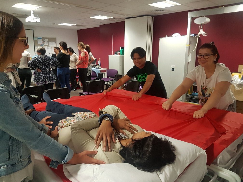 MastersonSarahA's tweet photo. Use #slidesheets from head to heel to #stopthepressure @Moving_Handling @WhippsCrossHosp @RoyalLondonHosp @NewhamHospital @BartsHospital @SandraCarroll77 @louisechicks1 https://t.co/EVtx3wU6hc
