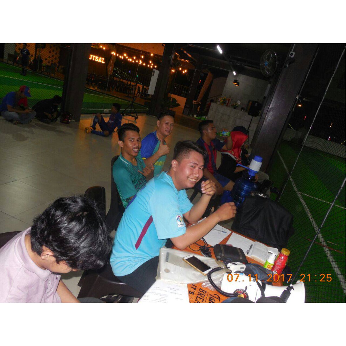 INDOBARCA_BATAM's tweet photo. Selasa 7/11, #funfutsal @INDOBARCA_BATAM di #Akutahucentre
Cules & Angel Batam, keep Solid!
#viscabarca #chapterevent #indobarca #ibbtm https://t.co/DACNmbidry