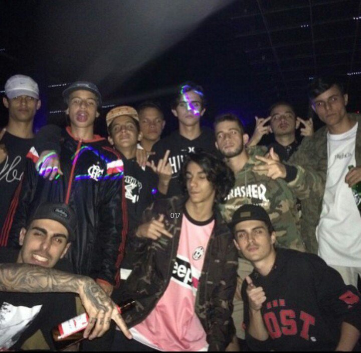 017alien's tweet photo. A nossa tropa ta sempre firme e forte, peita p vê! https://t.co/at9KOHyIrJ