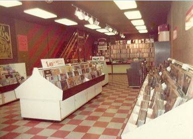 CardiffMH's tweet photo. Buffalo Records started out in the Morgan Arcade and then relocaed to Oxford House in The Hayes. Closed in the mid eighties.
#cardiff #cardiffmusichistory #buffalorecords https://t.co/bLyqXS8dQB