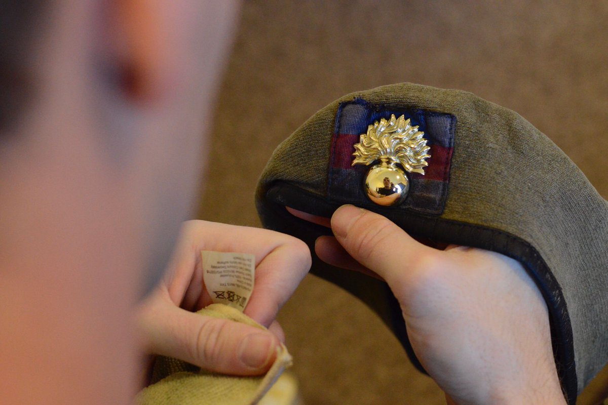 GrenadierGds's tweet photo. Everyday we wear this cap badge with pride, knowing that many have sacrificed themselves to give us the honour to wear it #WednesdayWisdom https://t.co/oCejz64CON