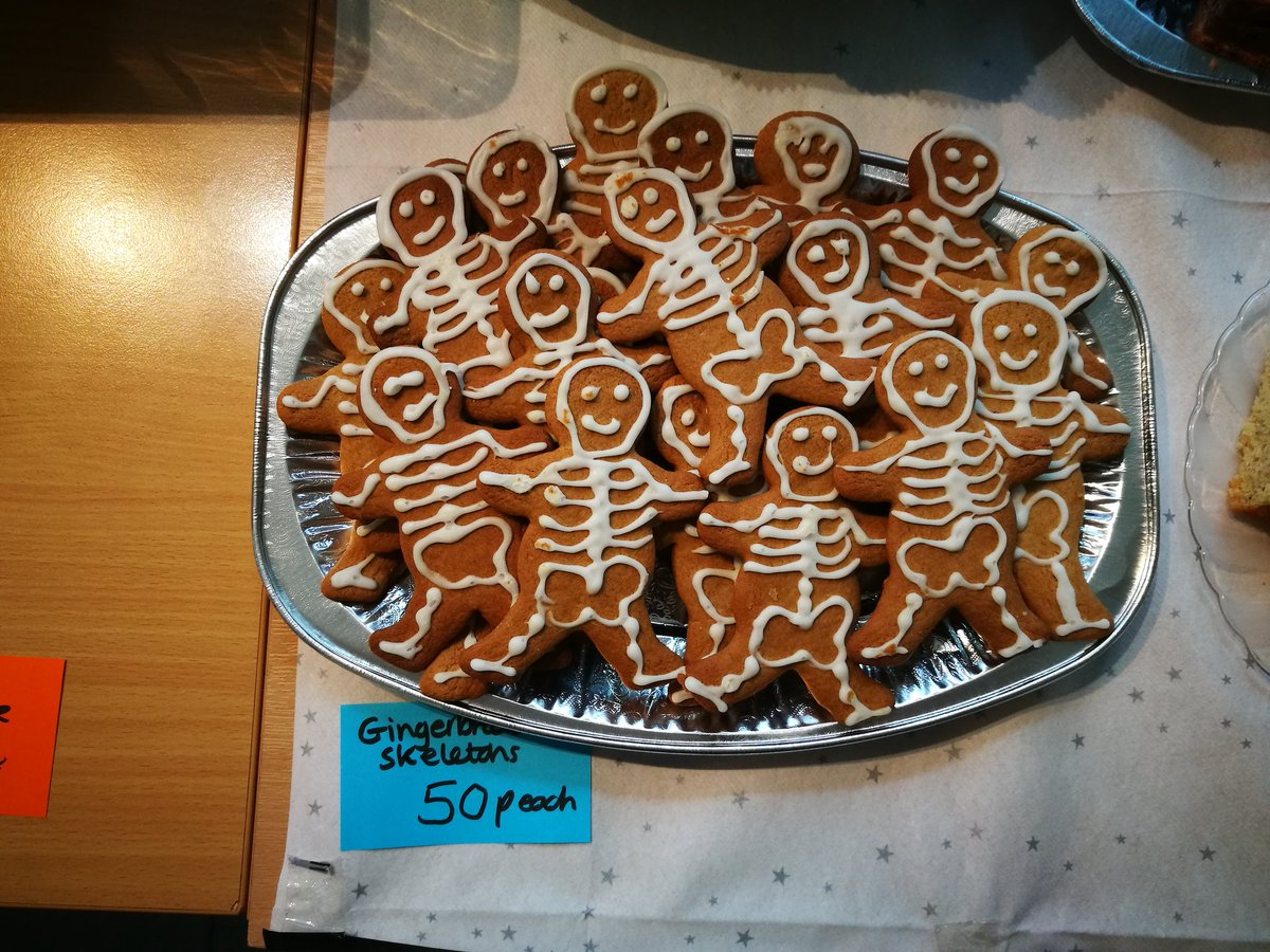 mark_elsworthy's tweet photo. Gingerbread Skeletons available in the @NorthMidNHS Atrium to celebrate World Radiography Day today, plus more cakes #WRT2017 https://t.co/6cD18lYWrN