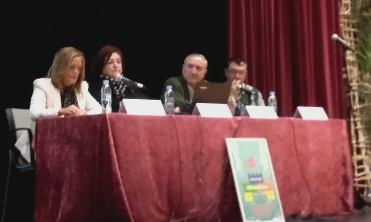 Lolitalaban's tweet photo. Apertura de las 31Jornadas de Barakaldo #31JP_elkarbizi https://t.co/kVo7rWHwgD