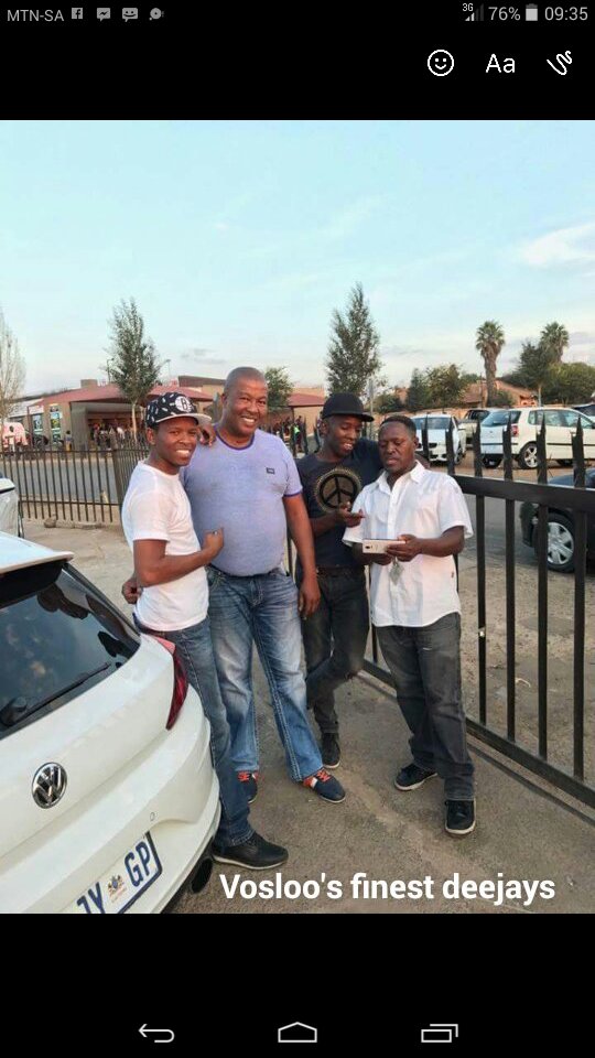 fifi_deejay's tweet photo. We still got that thing #voslo's vinyl legends @fifi_deejay @deejayunderground(Vava) @djchoc @djchinaocean @djcleo1 @DJFreshSA https://t.co/x8vmReZZ4D