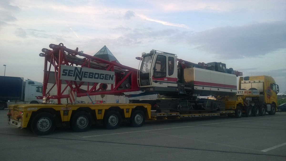 VanHautnv's tweet photo. Nieuwe #Sennebogen 5500 op weg naar #Stadsbader https://t.co/3GoUKxcCN3