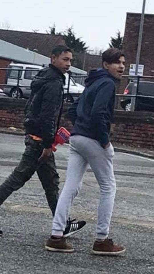 MattyPbcfc's tweet photo. 2 other little bastards that have no respect and think it's ok to nick #PoppyAppeal boxes, this time from a Liverpool pub, boils my piss this shit #SCUM https://t.co/LPcWOfVxld
