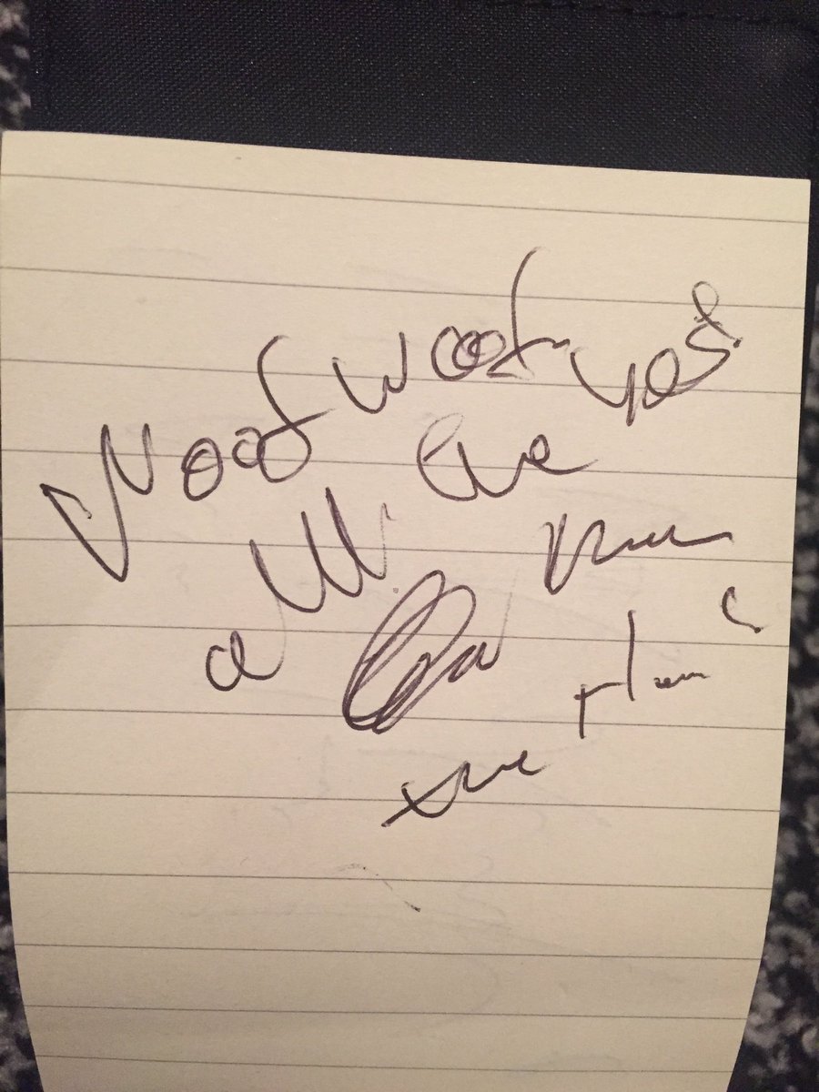 AnnaZawlocka's tweet photo. Got a note from Rory McCann - The Hound. Woof Woof Everyone ! #GamesOfThrones #Hound #RoryMcCann https://t.co/siJZsfZ4QX