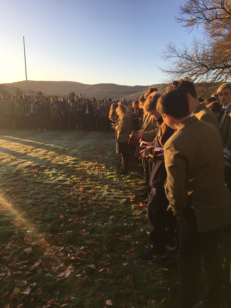 Robertson_Sed's tweet photo. Beautiful weather this morning for congregational practice at Cloisters #readytoremember πΊ https://t.co/L2YbU1BY58