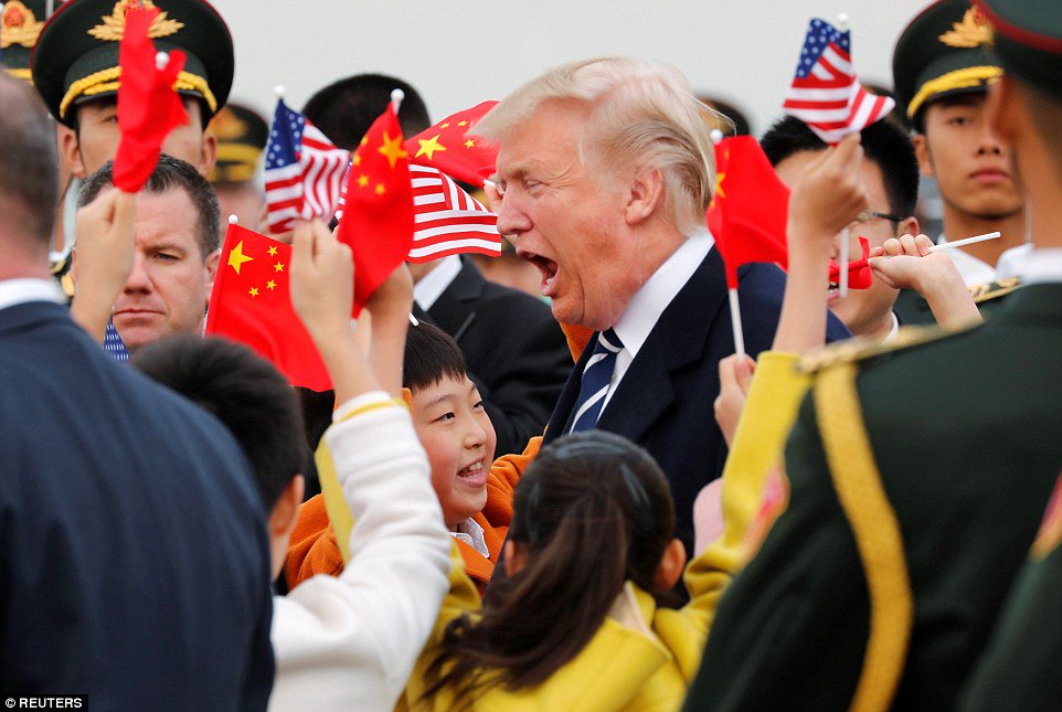 TheLastRefuge2's tweet photo. President Trump and First Lady Melania in Beijing #TrumpInChina https://t.co/qWYKELJdjd