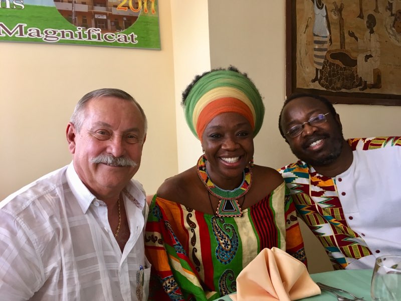Frenchbodyimage's tweet photo. Photo du jour qui nous vient tout droit de Burkina Faso!
#femmeAfricaine #BeautéAfricaine #AmbassadeEsthétiqueAfrique #BurkinaFaso #Ouagadougou #DrXavierLatouche https://t.co/iWp4zjxE4q