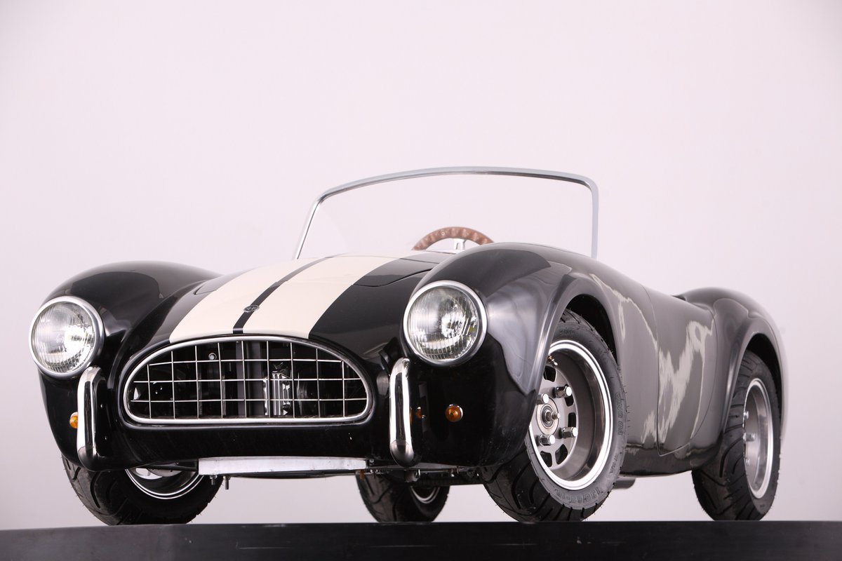 Stuck for what to buy the ultimate petrolhead this #Christmas? Then head to the <a href="/pocketclassics/">Pocket Classics</a> store here to check out the latest range of tribute classic petrol and electric #cars: pocketclassics.co.uk/shop