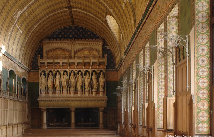 leCMN's tweet photo. [#JEU] Quelle est la particularité des personnages de la cheminée de la Salle des Preuses du château de #Pierrefonds ? 🤔
>> Règlement : https://t.co/PG6EuLDjDT https://t.co/fA8PVoF299