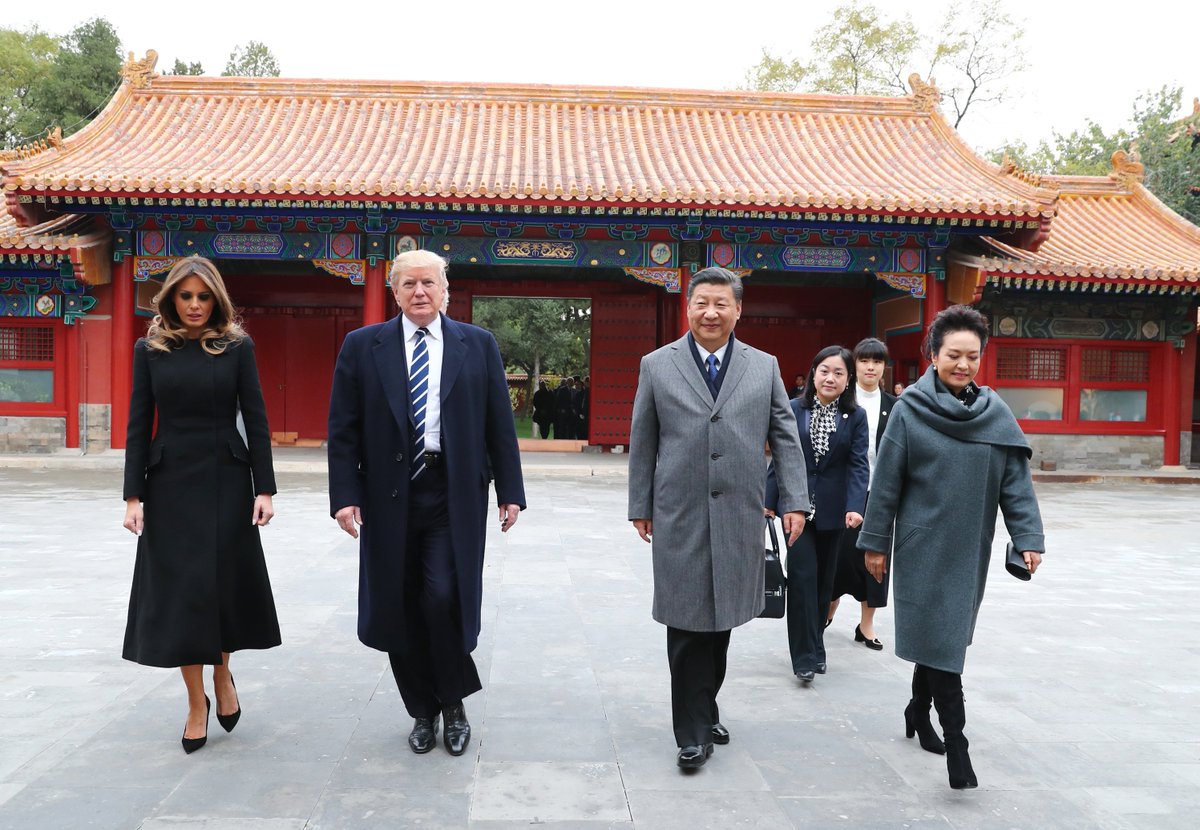 XiJinping and Peng Liyuan greet @realDonaldTrump and Melania Trump at  Palace Museum https://t.co/TOPpSeanhO #ForbiddenCity