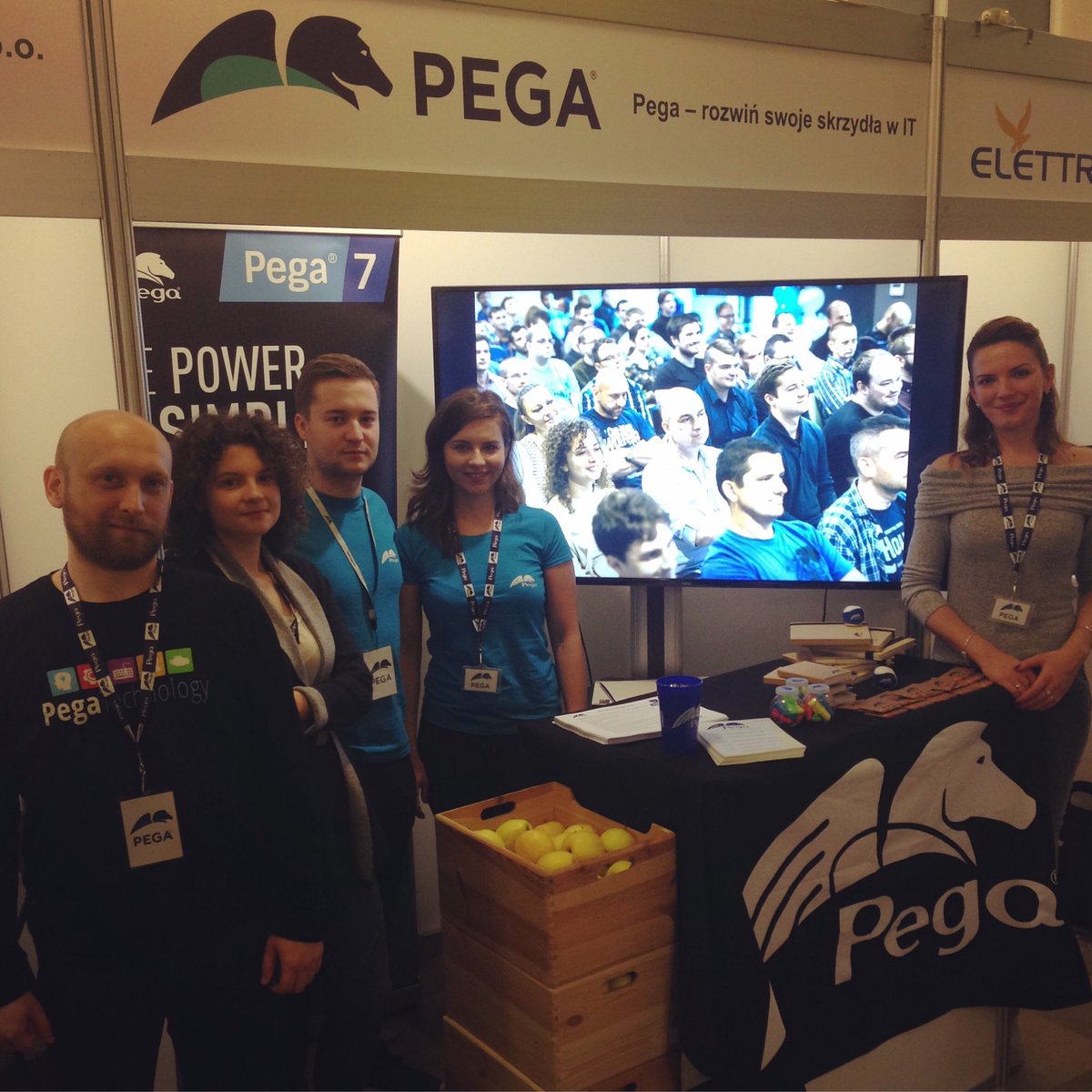 MonikaPudlo's tweet photo. Meet @pega Engineers on @AGH_Krakow today! #students #jobfair #LifeAtPega https://t.co/lhDzMsneyq
