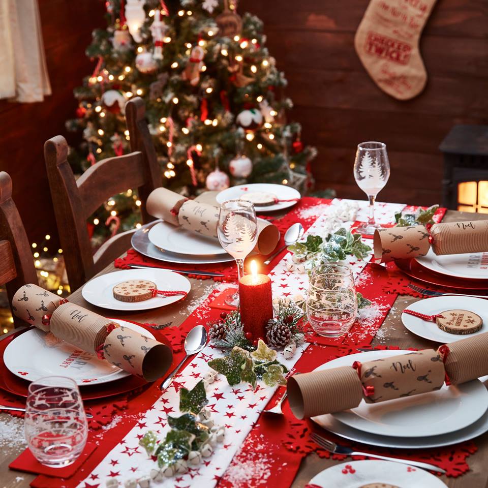 PoundworldTweet's tweet photo. Introducing our 'Rustic Red' range... Perfect if you’re looking to create a #traditional #Christmas look on a budget this year. #RusticRed https://t.co/9brWJau5tN