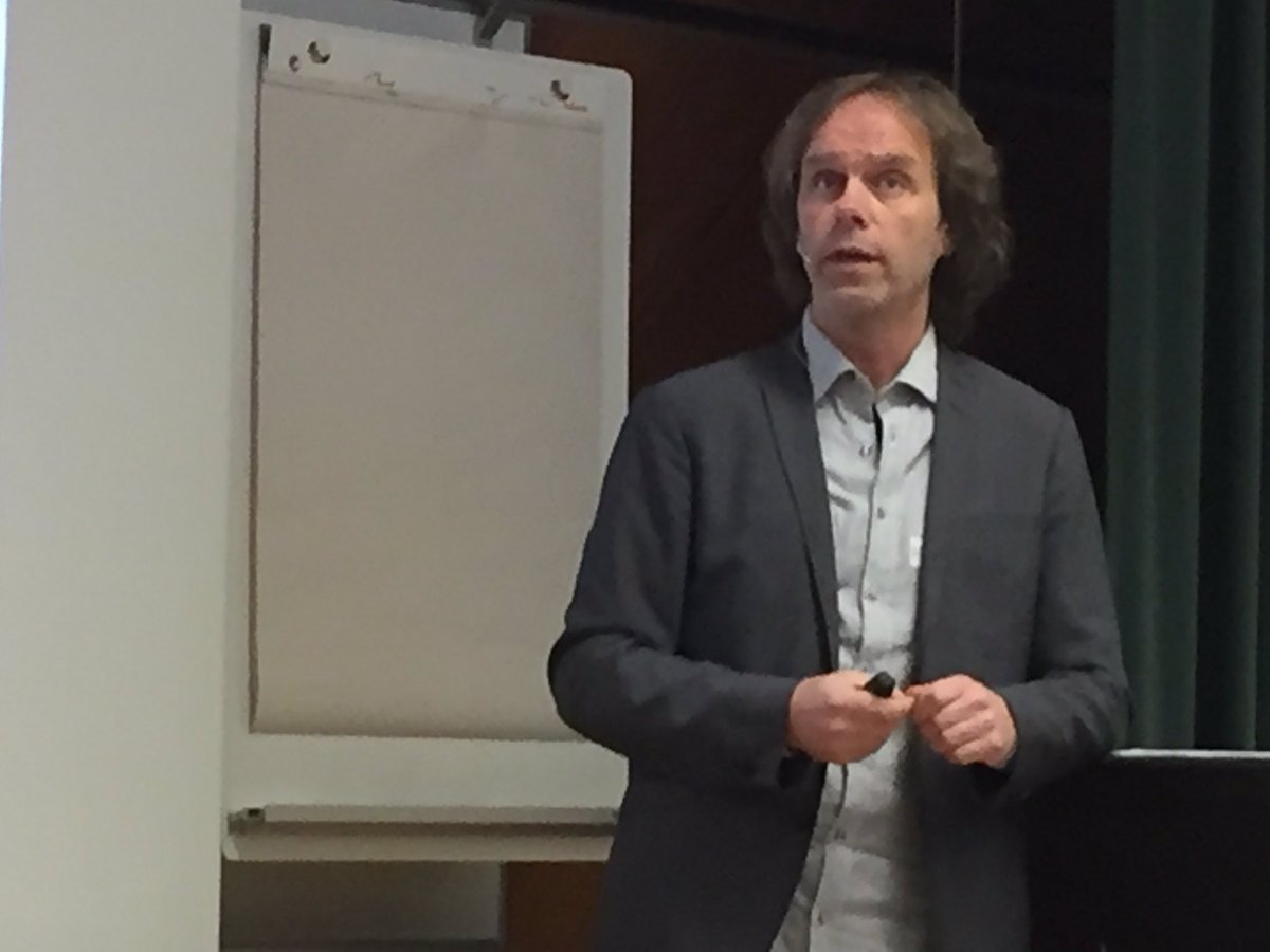 "Att binda koldioxid är en jättevärdefull tjänst som jord- och skogsbrukare borde få betalt för" #klimat <a href="/ParHolmgren/">Pär Holmgren</a> PärHolmgren <a href="/TidningenATL/">ATL</a> på plats på Lantbrukarkonferens i Örebro.