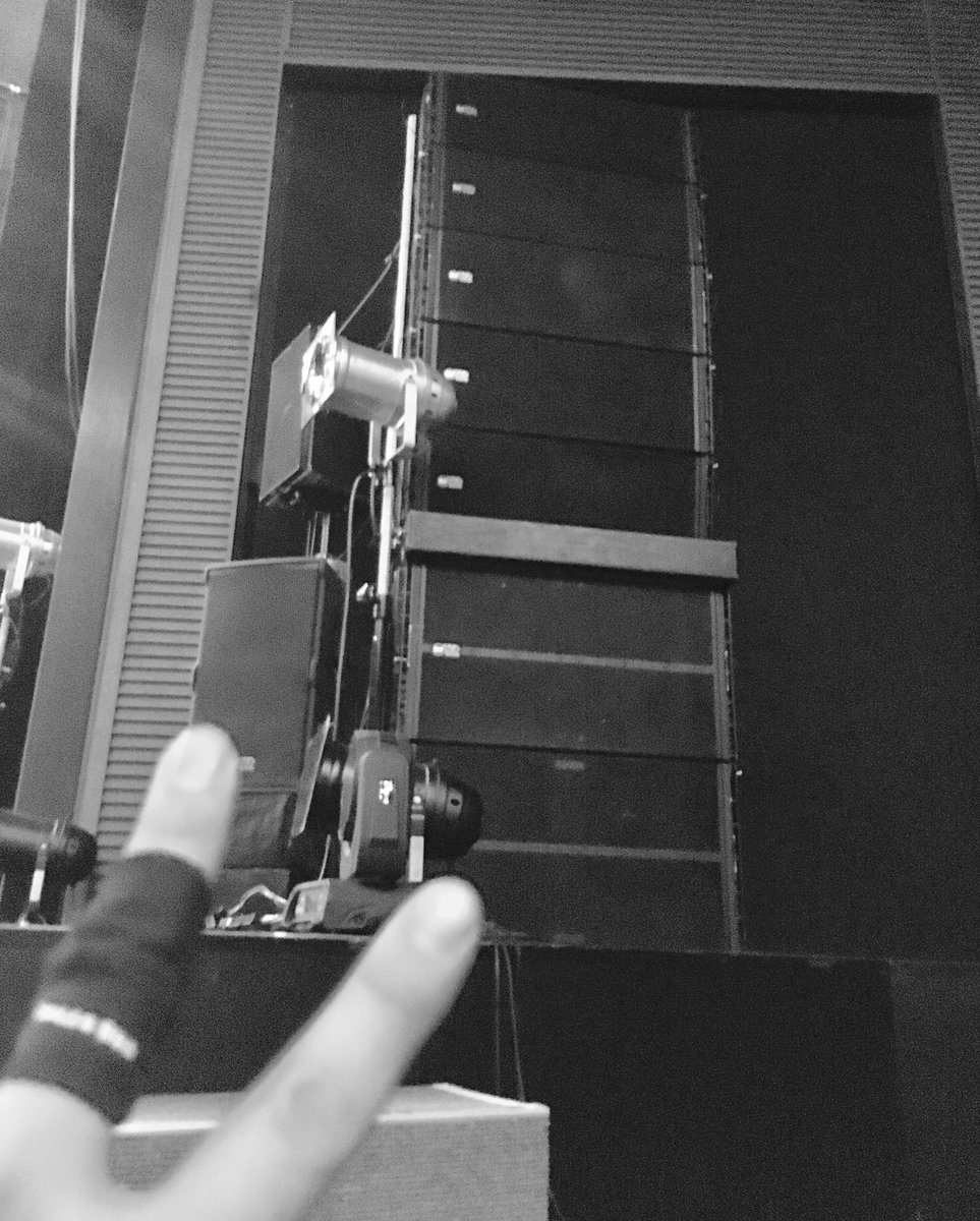 s_sound's tweet photo. 東京初日。今回もスピーカー持ち込み。そして最高のキラキラを。#舞台キンプリ #TTL55A #TTL36AS https://t.co/tY6FBsnEe1