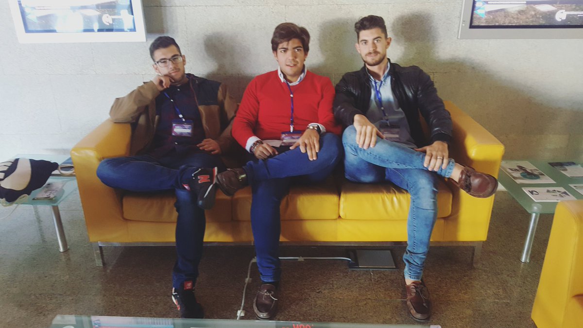 Gamero_Juanka's tweet photo. Momentos previos a la conferencia #linkem @jmanuelsr97 @RastrojoAbraham @Gamero_Juanka @iesmdcaceres #feriadelempleo https://t.co/9xh4QbsF5y