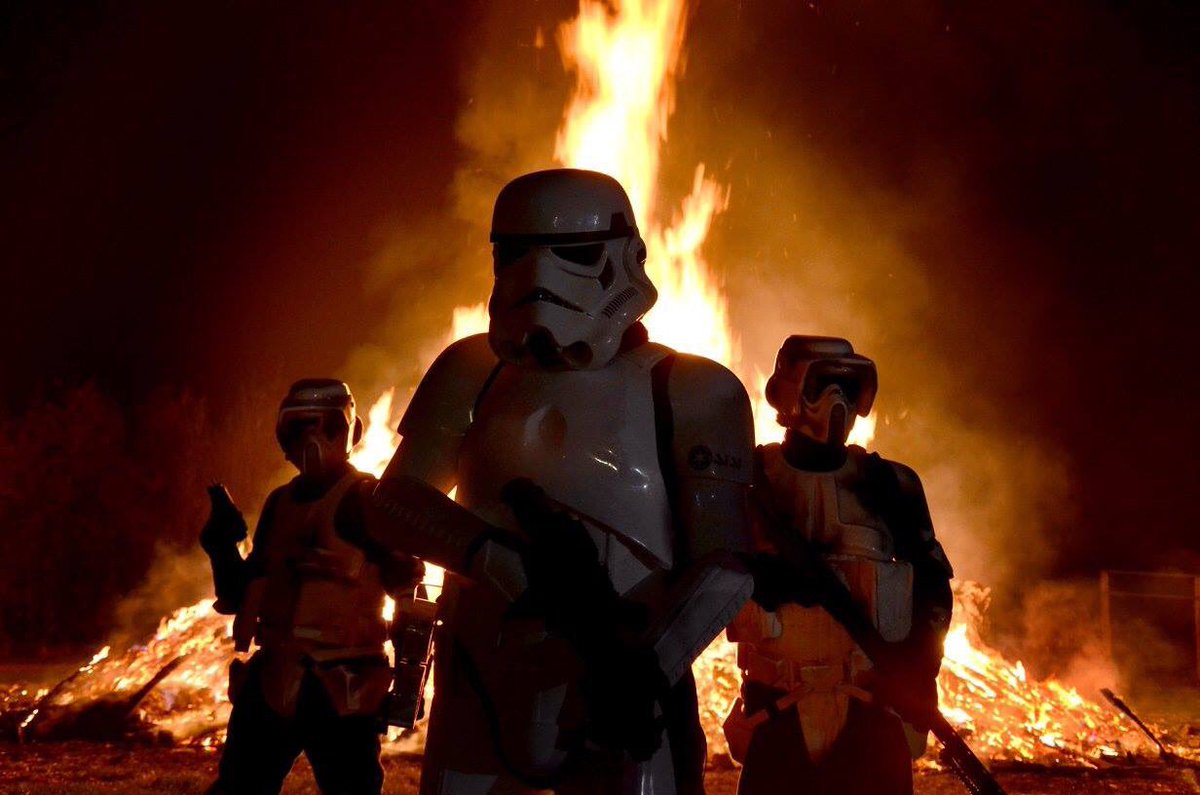 sentinelsquaduk's tweet photo. A perfect end to a perfect venture throughout summer thanks @Yorkmaze for being great hosts and @minsterfm for the shouts. #StarWars #TTHO https://t.co/4jCA4rYHGe