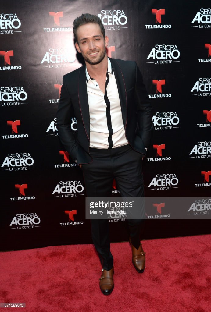 Elegante como siempre <a href="/mauriciohenao/">MAURICIO HENAO</a> 😍😍😍