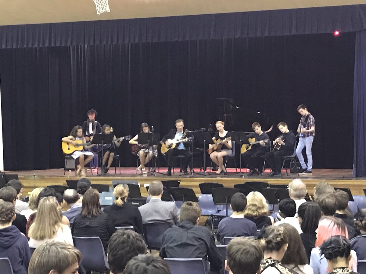 HuntersHillHS's tweet photo. Guitar ensemble @ the Music Soiree https://t.co/hxTx1pIcNd