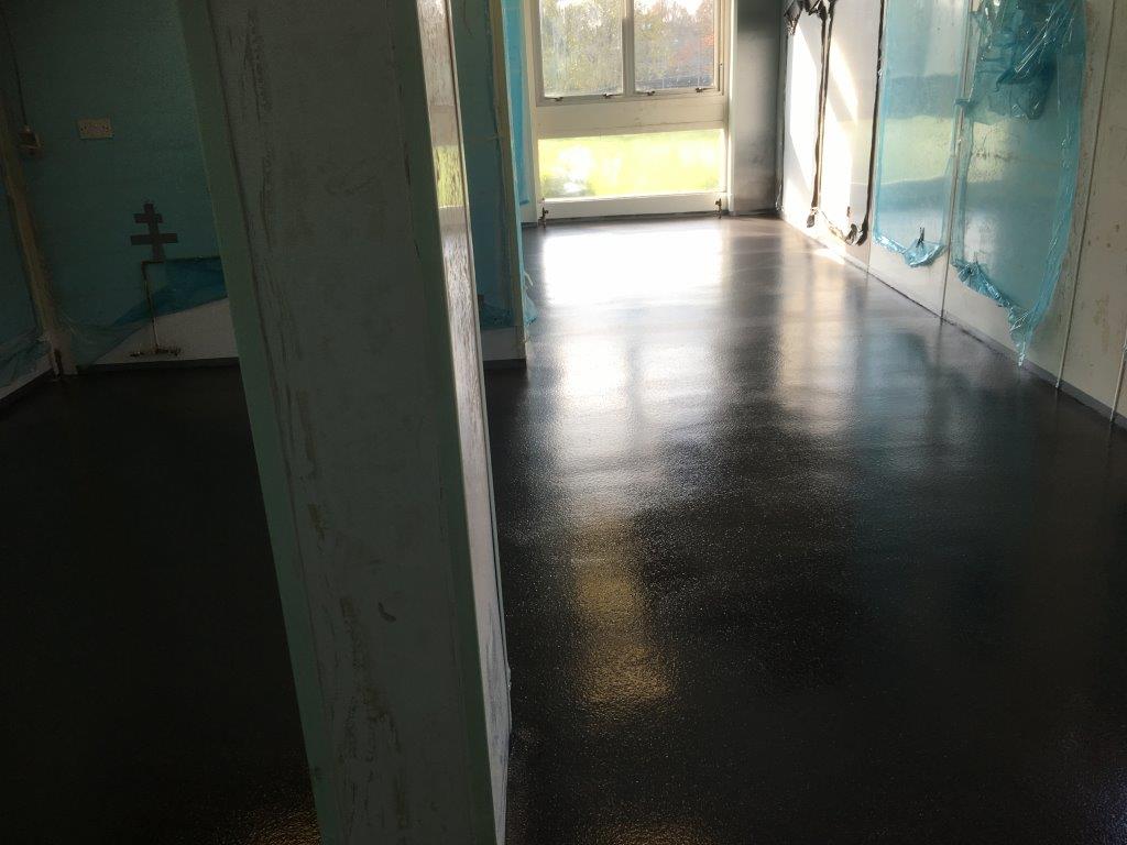 ResintekServ's tweet photo. Pre start,during and completed commercial kitchen at local golf club. Vinyl removed, floor prepped and resin down in 3 days. @AltroFlooring https://t.co/iun4fwvgqw