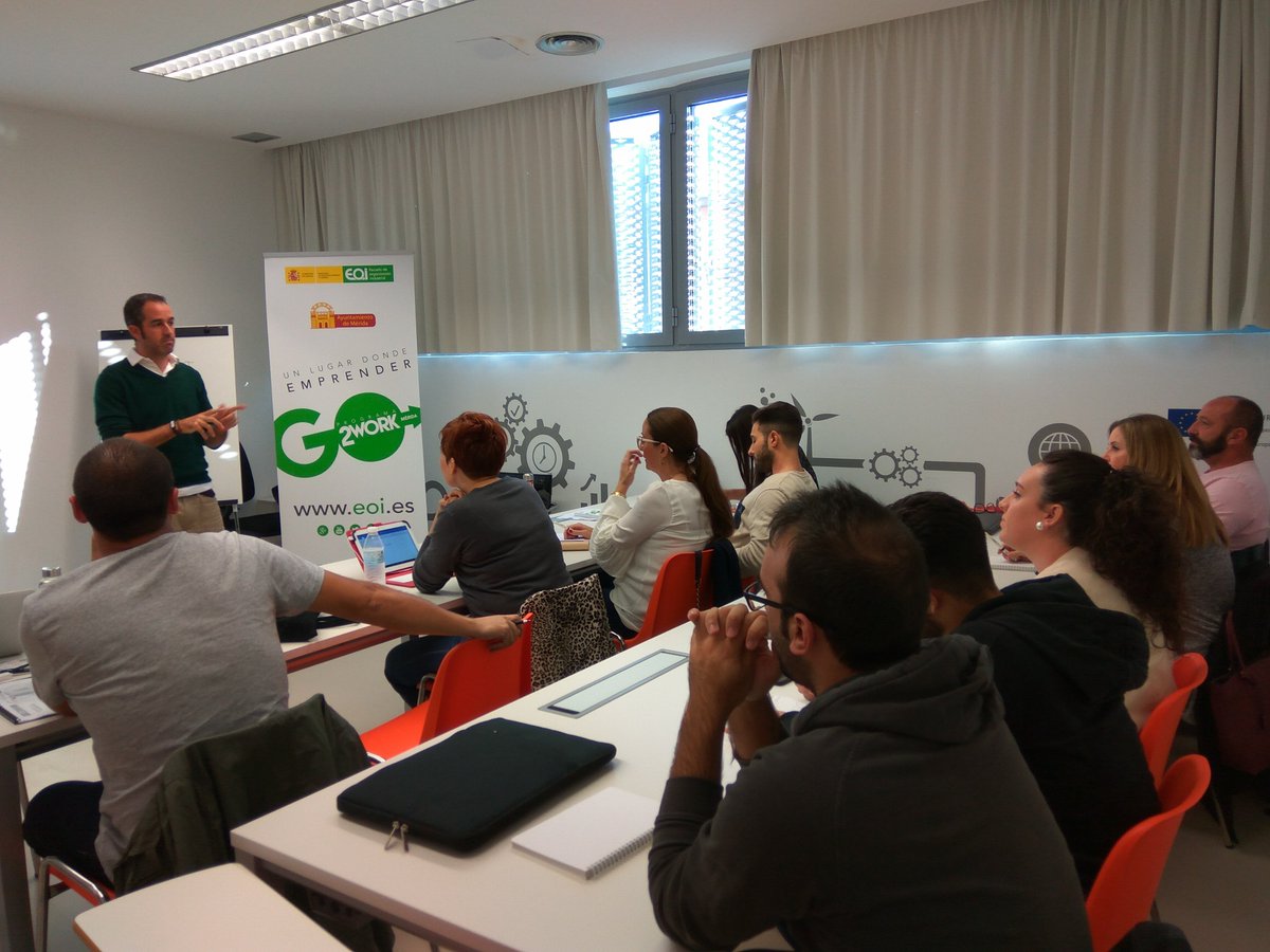CW_Merida's tweet photo. Productiva tarde de ayer en el taller Lean Startup 1 con Agustín Valentín Gamazo @CW_Merida @eoi @ayto_merida @vvvaliente #eoi #CoworkingMerida https://t.co/U6gsye77iQ