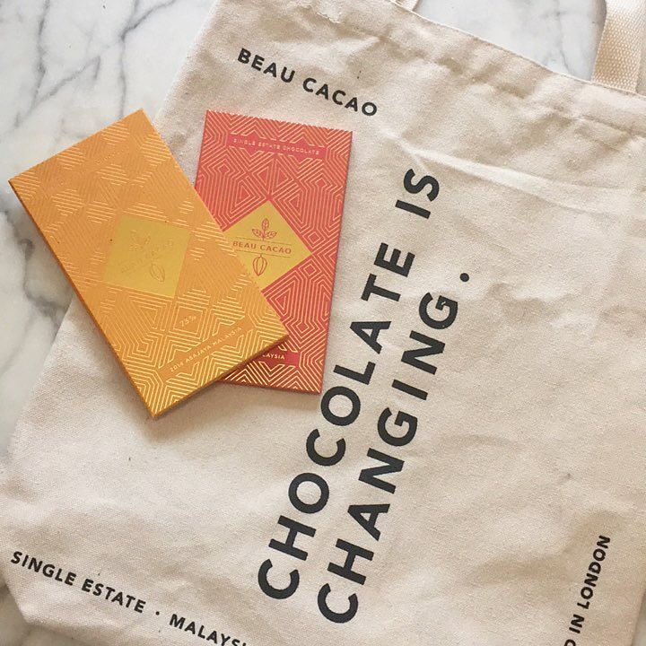 chocolateshopnl's tweet photo. So happy with the totebags we got from Thomas and Bo San from @beaucacao ❤️ it was so nice to meet the both of th… https://t.co/ag7BxEI7r8 https://t.co/Itfwt53cf0