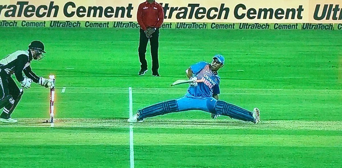 alliscreams's tweet photo. "This how I mange to be at office in time" https://t.co/b8PEYcZPAh