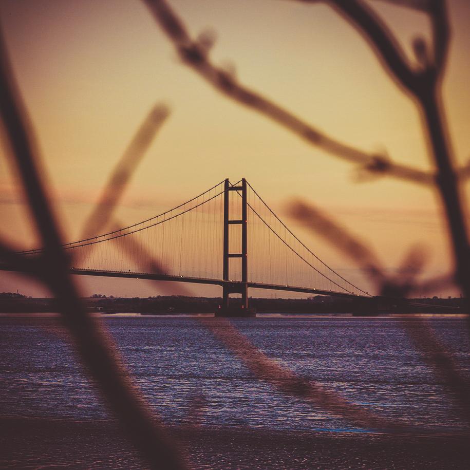 A slightly different view of the Humber Bridge as the sun went down on Monday evening. Hand-held 1/125s | f2.8 | ISO 100 #photography #hull2017