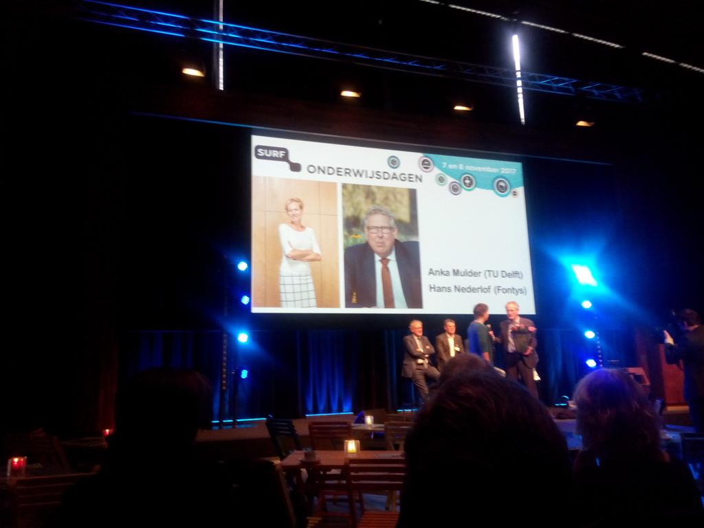 ErnaKotkamp's tweet photo. Big shoutout naar 'onze' Anka. Als enige vrouw, groot applaus uit de zaal haar voor inzet onderwijs innovatie en digitalisering #owd2017 https://t.co/B8ddvBJZz0