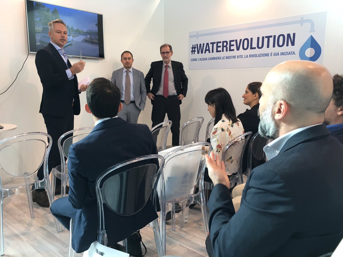 lifegate's tweet photo. Siamo di nuovo con @gruppocap e @fcagroup per parlare di #Biometanow. W la Panda a biometano! https://t.co/jnhT6g1Qqg https://t.co/OZGVCgeMMP