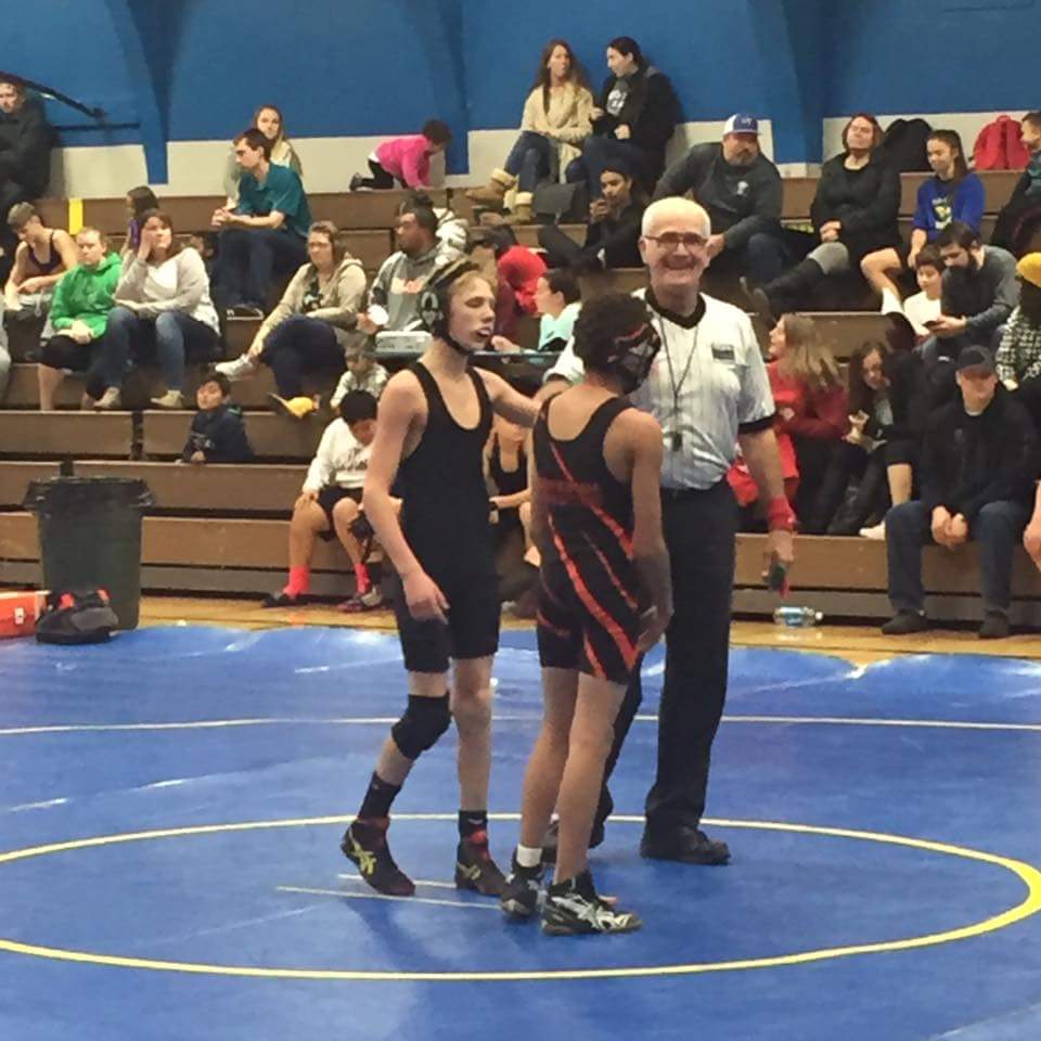 TeninoAthletics's tweet photo. Some @TMS_Knights wrestlers in action at their 1st meet of the yr!!

•E. Barr 
•T. Whitaker 
•E. Shaw
•M. Craig

📷   •  🤼‍♂️  •  📷  •  🤼‍♀️  •  📷  •  💪 https://t.co/X5nMfWuv2g