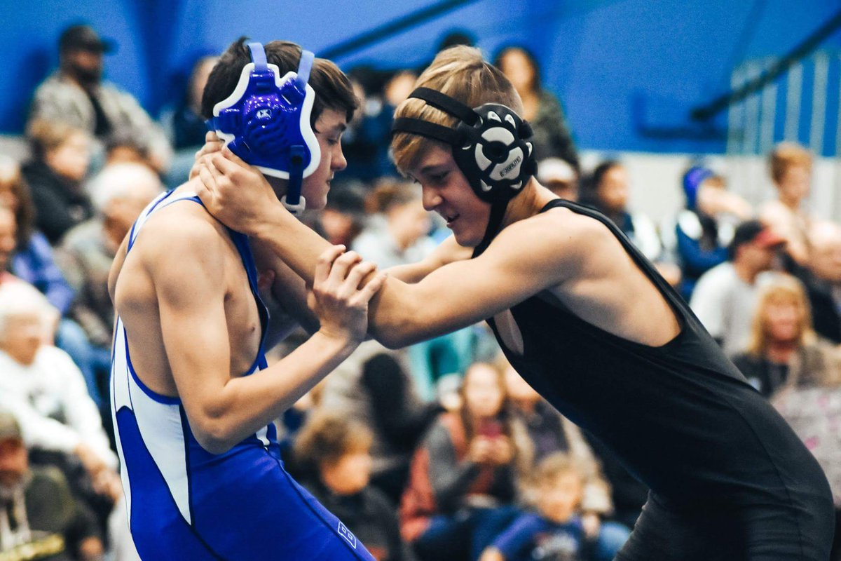 TeninoAthletics's tweet photo. Some @TMS_Knights wrestlers in action at their 1st meet of the yr!!

•E. Barr 
•T. Whitaker 
•E. Shaw
•M. Craig

📷   •  🤼‍♂️  •  📷  •  🤼‍♀️  •  📷  •  💪 https://t.co/X5nMfWuv2g
