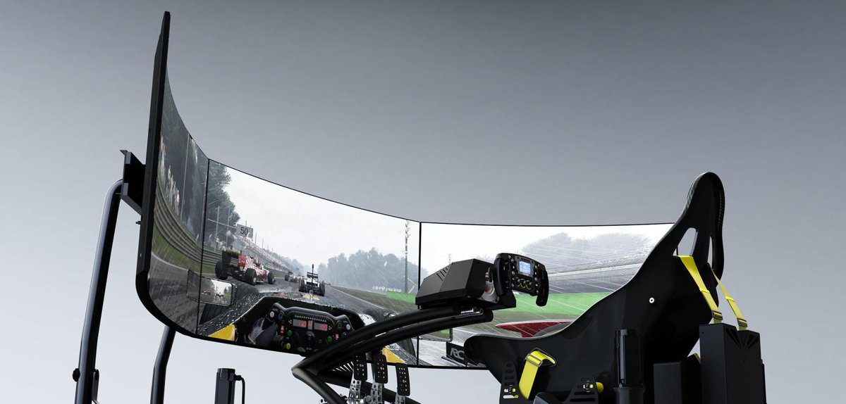 game_verband's tweet photo. Digitaler Grip: @flagge7 zeigt für die @welt, wo #Games, ihre Technologien und die #Automobilbranche @Porsche zunehmend verschmelzen https://t.co/VynHzEisOB https://t.co/4jOLORKjkw