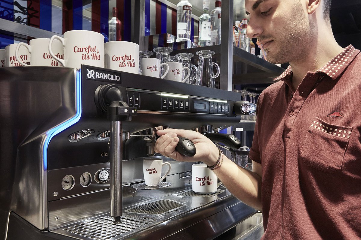 RancilioGroup's tweet photo. Rancilio equipment in Pizza Hut restaurants on #AliWorld issue n.6 #RancilioGroup @pizzahutuk @AliGroupFS https://t.co/l0G2QlTEhH https://t.co/XPxxoI1XEe