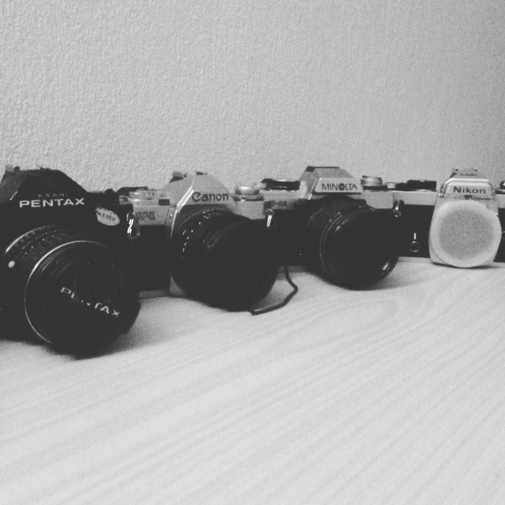 DansTaCuve's tweet photo. Reunion de famille avant le #salondelaphoto2017 #sdlp2017 #nikon #canon #minolta #pentax #analog https://t.co/cpMQdpFp4o https://t.co/eWh8UE03O0