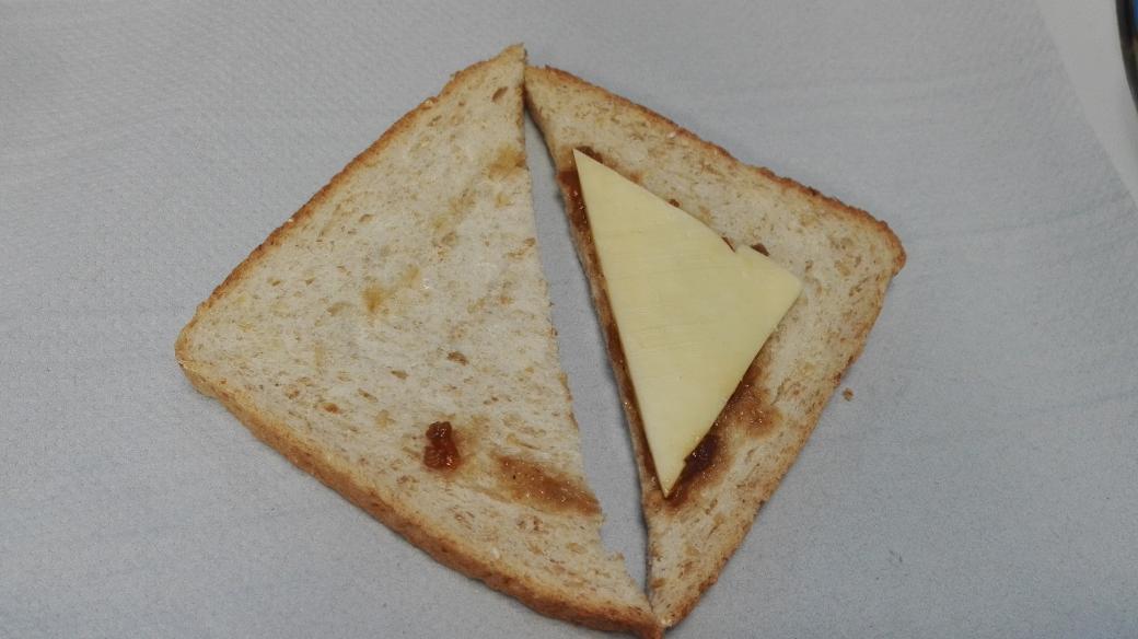 Lorr_L's tweet photo. Apparently this is a cheese sandwich @Tesco #ratemymealdeal #sandwiches #Tesco https://t.co/0QZY7QopoP