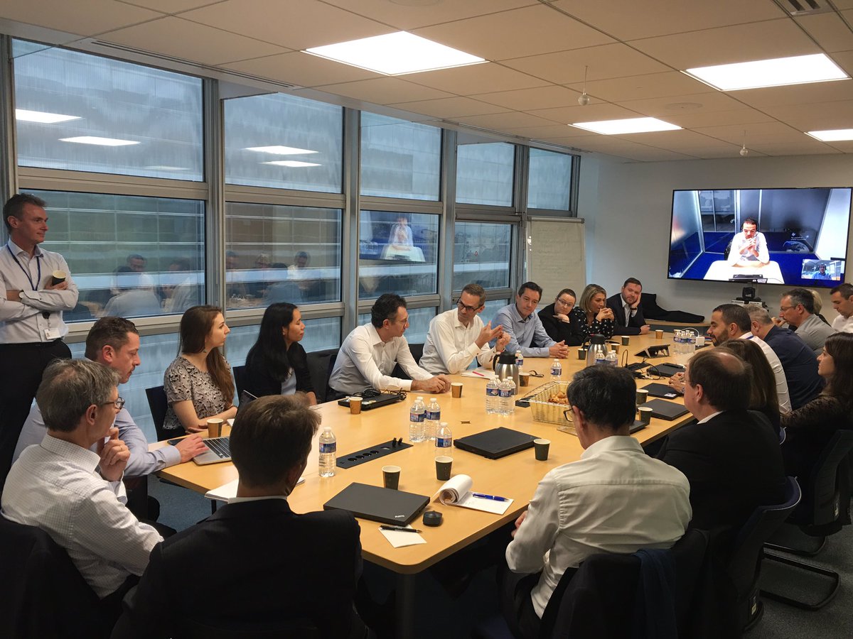 Guillot2S's tweet photo. Excellent échange avec une talentueuse équipe #AXATech @Peronpat #simplicite #devops #qualite @JpEprinchard @HerveGerardin @kurzweil_phil https://t.co/WPIoK0WsIG